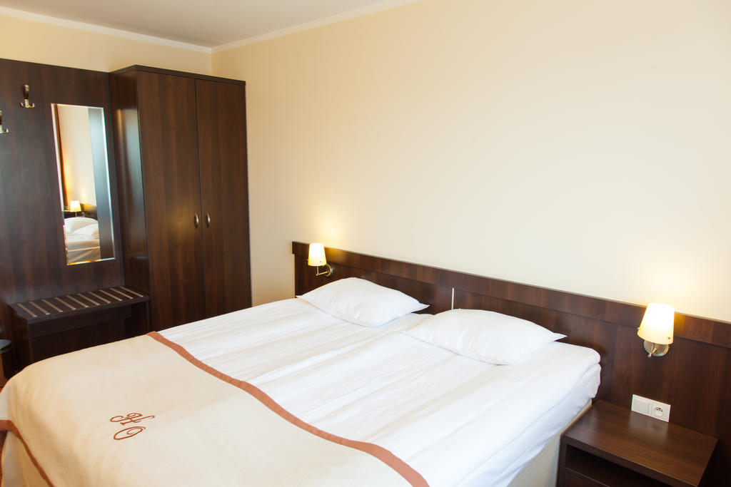 Hotel Ostrawa Wodzislaw Slaski Quarto foto